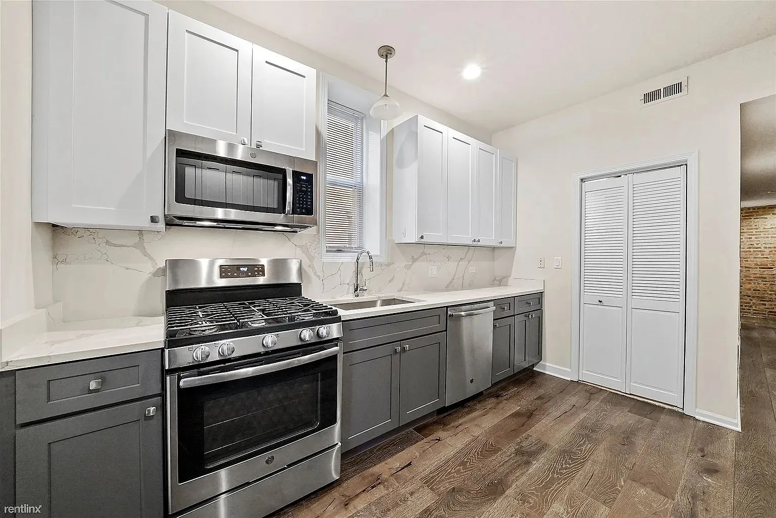 3 bed, 1900 sqft, $3,300 — Photo 3