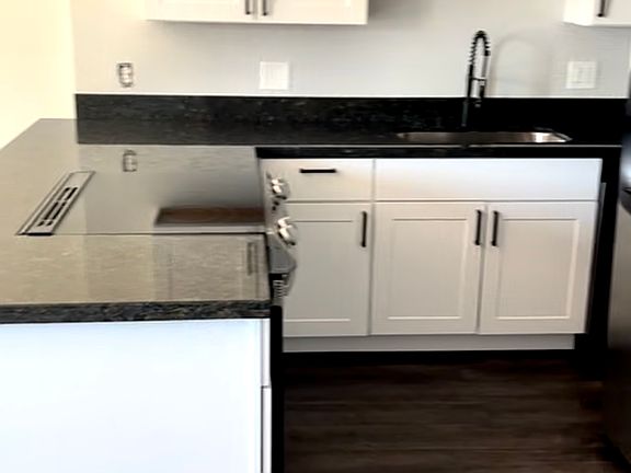 5th image of 1221 N 47th Pl
