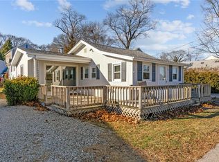 18 Slocum St, Bristol, RI 02809