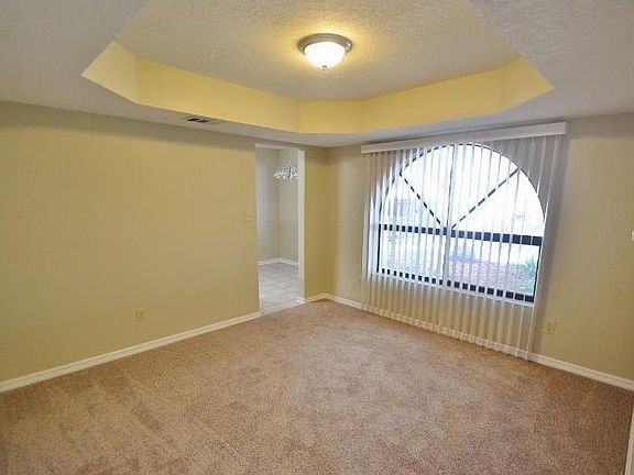 3rd image of 2647 Creekview Cir