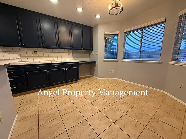 9131 Brienne Way — Photo 6