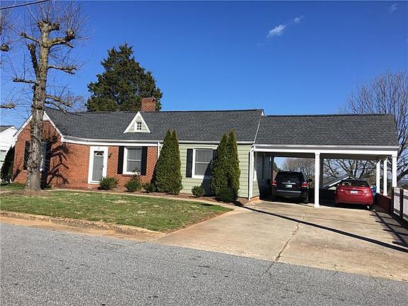 2nd image of 27 Forest Ave