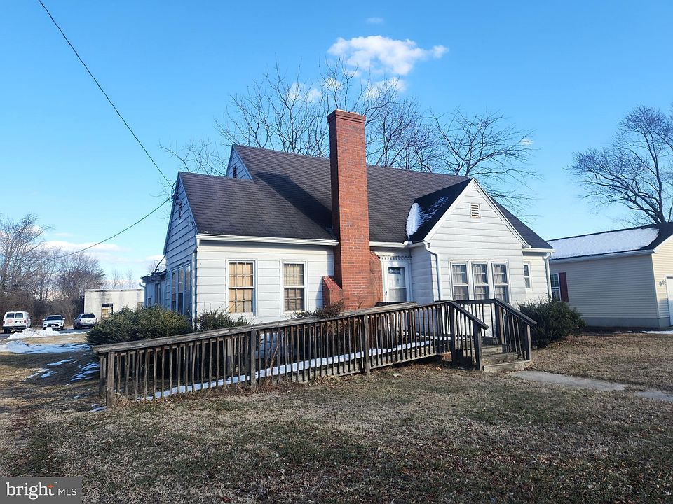 1st image of 44 N Main St