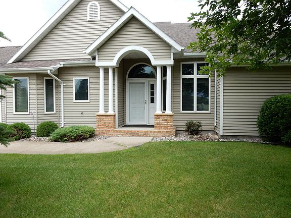 2nd image of 3402 Meadow Dr