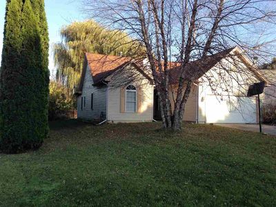 104 Gables Dr SW, Poplar Grove, IL, 61065