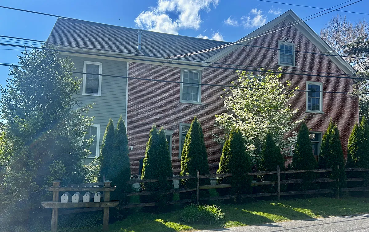 Building Photo - 827 Wollaston Rd #4