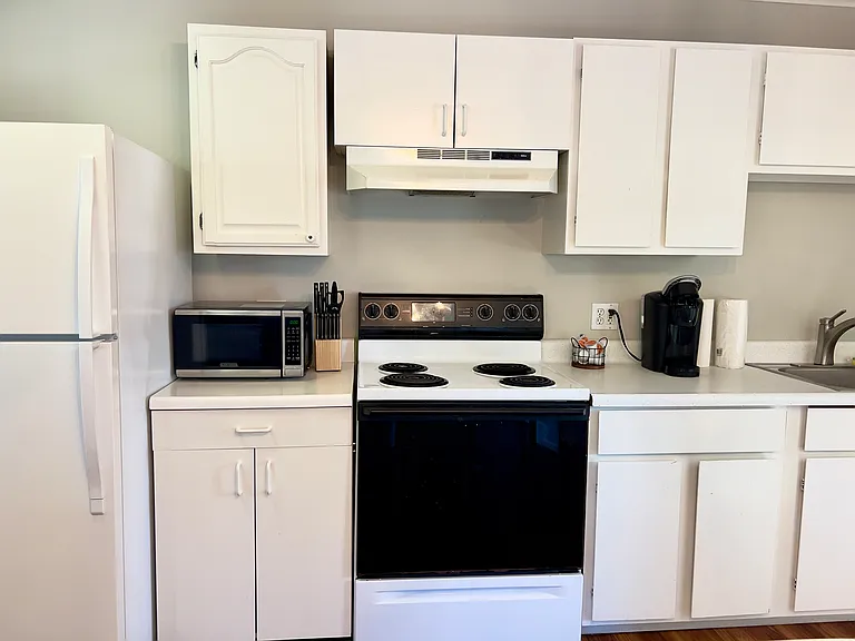 29 Odessa Ave #B — Photo 9