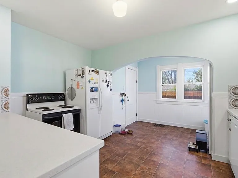 710 E Gibbon St — Photo 7