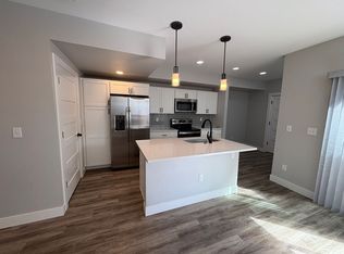 1366 Knox Ct, Denver, CO 80204