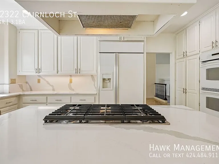 22322 Cairnloch St — Photo 33