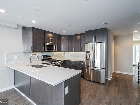 5th image of 1432 Clymer St Unit 1