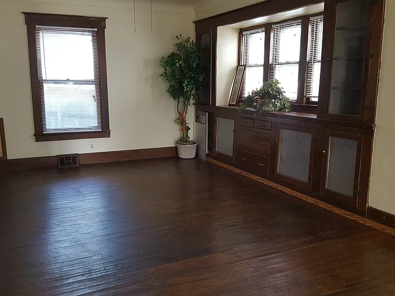1810 Georgia Ave — Photo 7