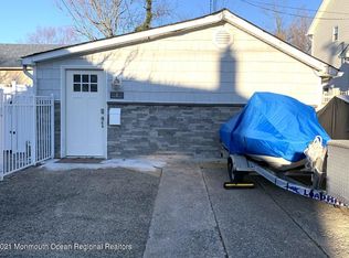 1 Walnut Ter, Keyport, NJ 07735