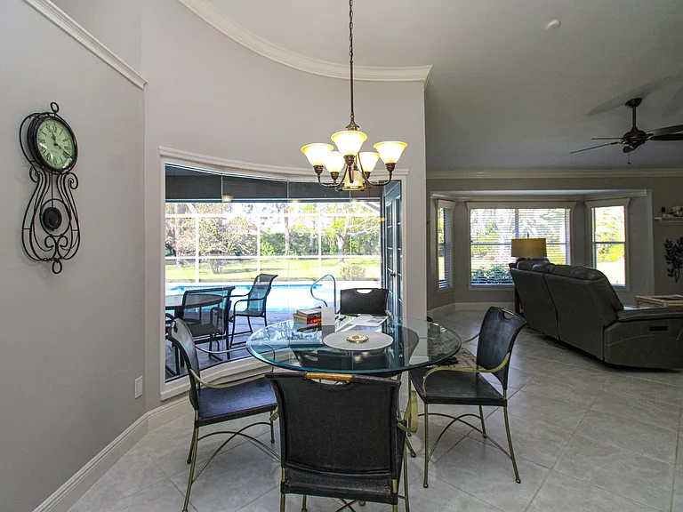 333 Wentworth Ct — Photo 14