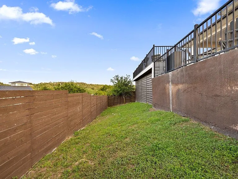 7337 Jument Dr — Photo 40
