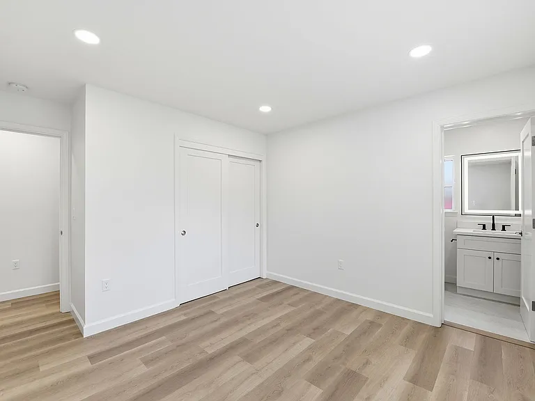 447 Alviso St — Photo 23