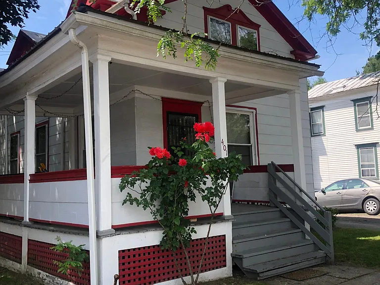 401 W Green St — Photo 29