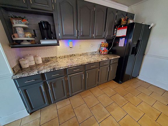 5th image of 3426 E Kitchel Rd