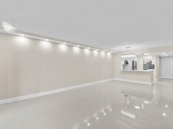 7340 Amberly Lane #307, Delray Beach, FL 33446