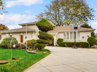 18431 Maple St, Lansing, IL 60438