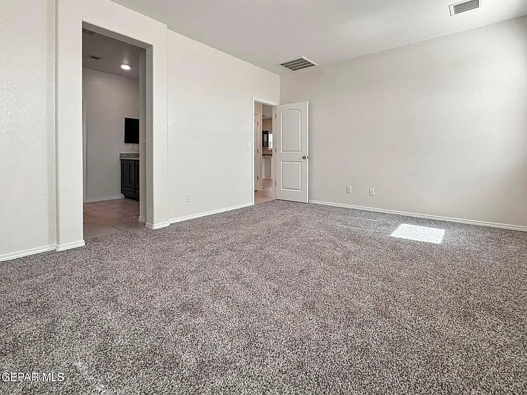 15216 Hunch Ct — Photo 27