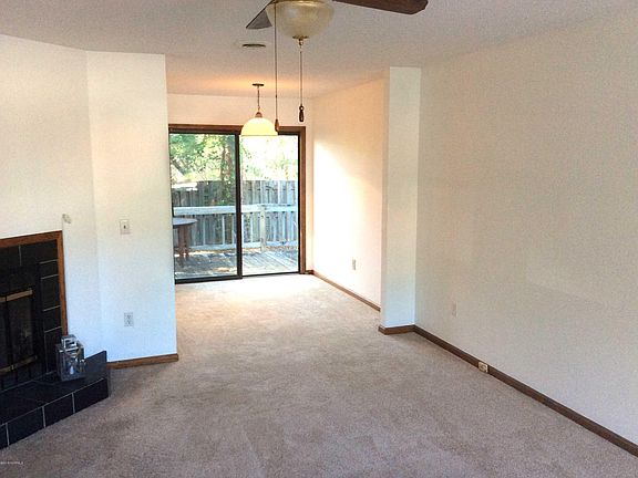 4th image of 575 & 577 Nina Place