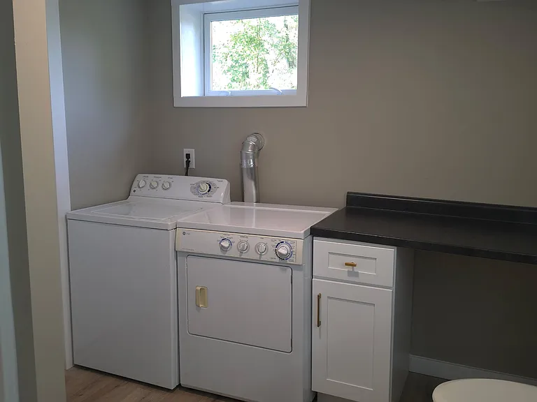 4231 S Johnson Rd — Photo 12