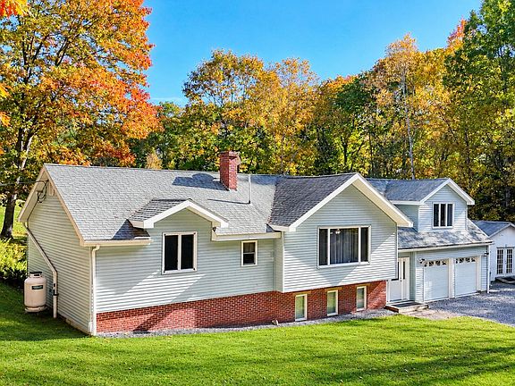 2nd image of 442 Pine Tree Road