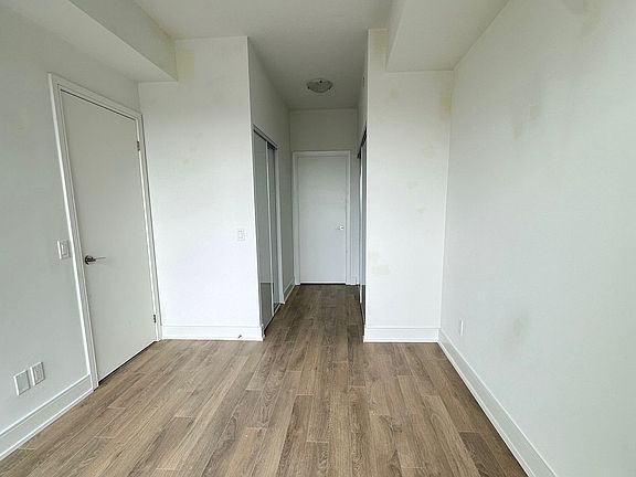 3rd image of 1350 Ellesmere Rd #902