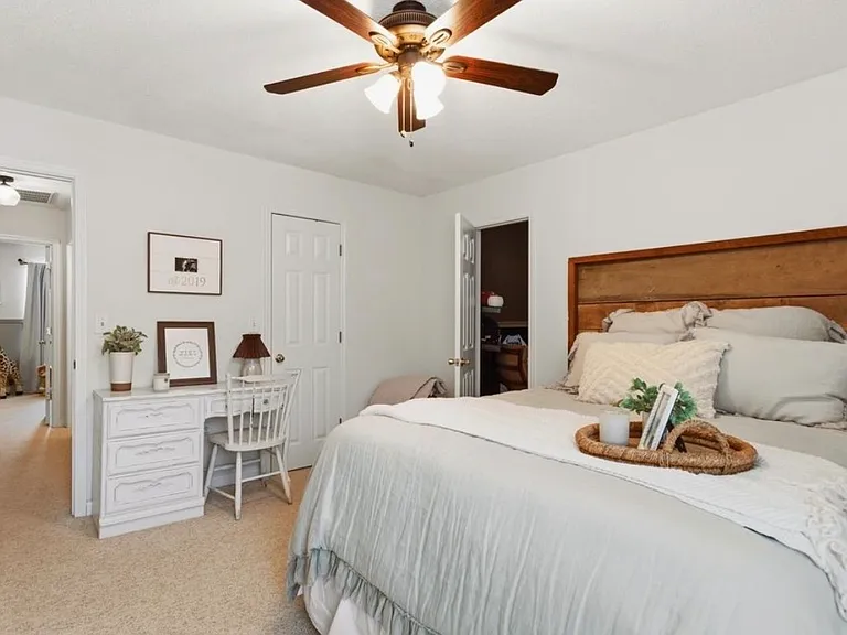 2300 Amberley Woods Trce — Photo 16