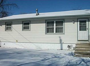 2520 E 24th St, Des Moines, IA 50317