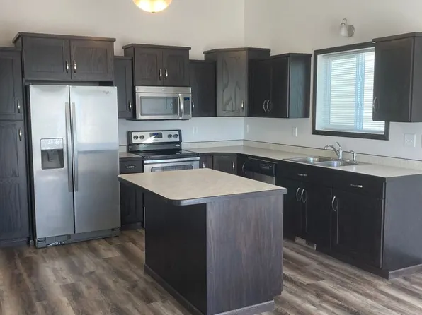 5884 57th Ave S, Fargo, ND 58104