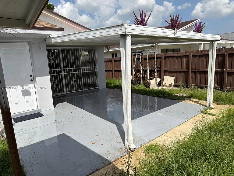 6822 SW 130th Ave #2 — Photo 5