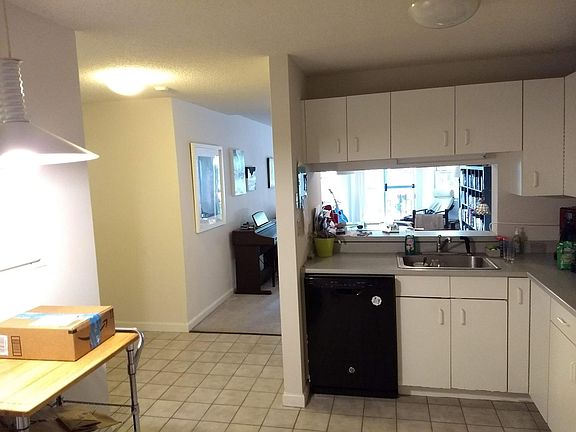 5th image of 175 Beacon St