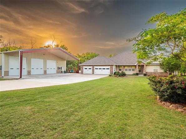 15 Falcon Nest Rd, Eufaula, OK 74432
