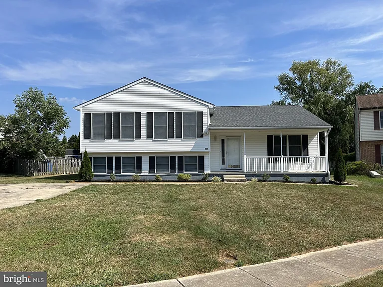 809 W Farrow Ct — Photo 1