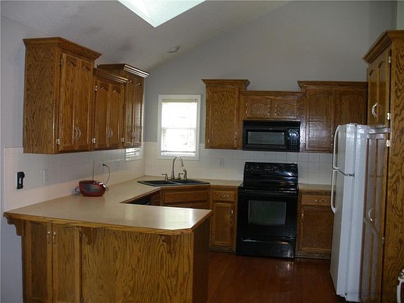 4th image of 8508 N Winfield Ave