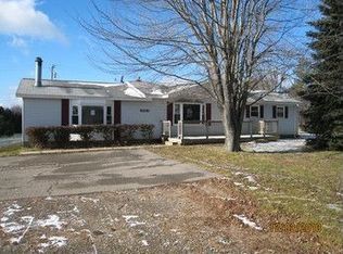 1903 N Hurd Rd, Ortonville, MI 48462