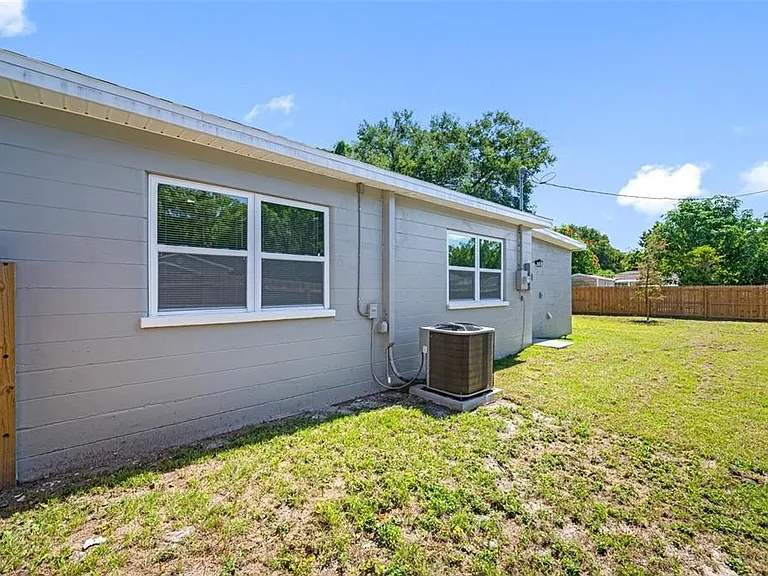 1901 E New Orleans Ave — Photo 22