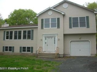 131 Valley View Cir, Bushkill, PA 18324