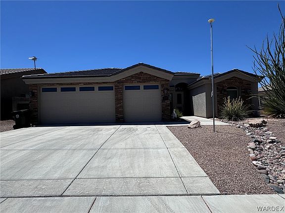 3rd image of 3300 Karen Avenue