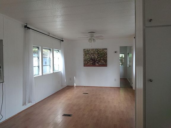 3rd image of 106 Mandalay Dr