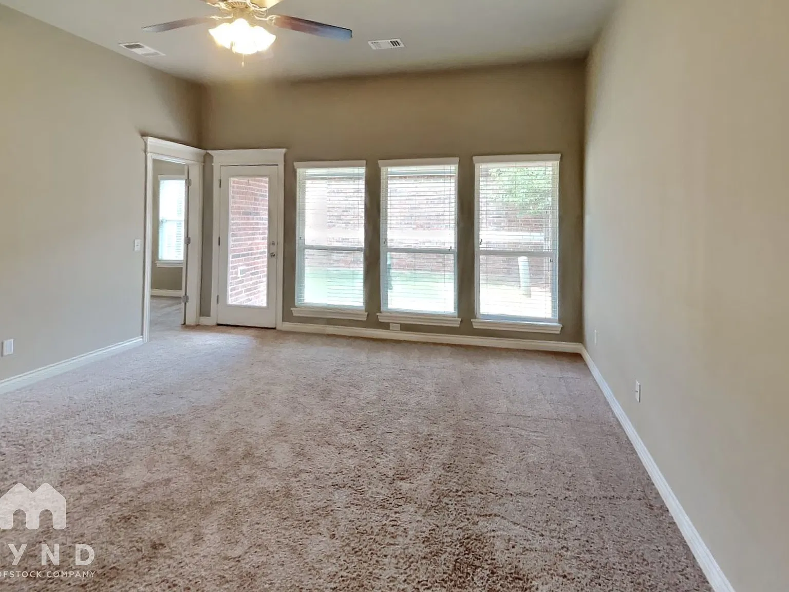 3 bed, 2.0 bath, 1474 sqft, $1,550 — Photo 4