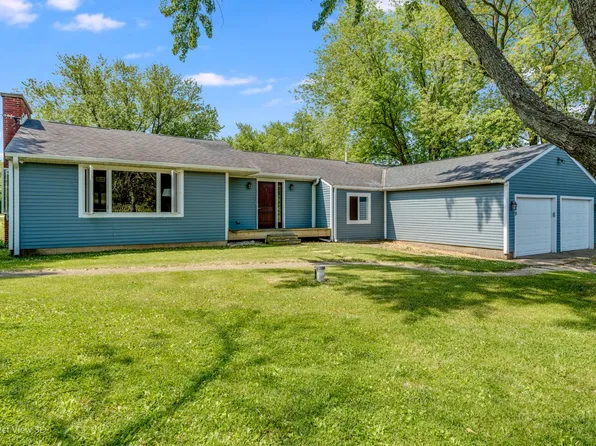 409 W Lincoln Rd, McHenry, IL 60051