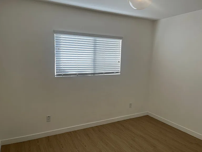 255 S Avenue 55 — Photo 24