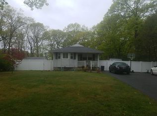 26 Howe Rd, Coram, NY 11727