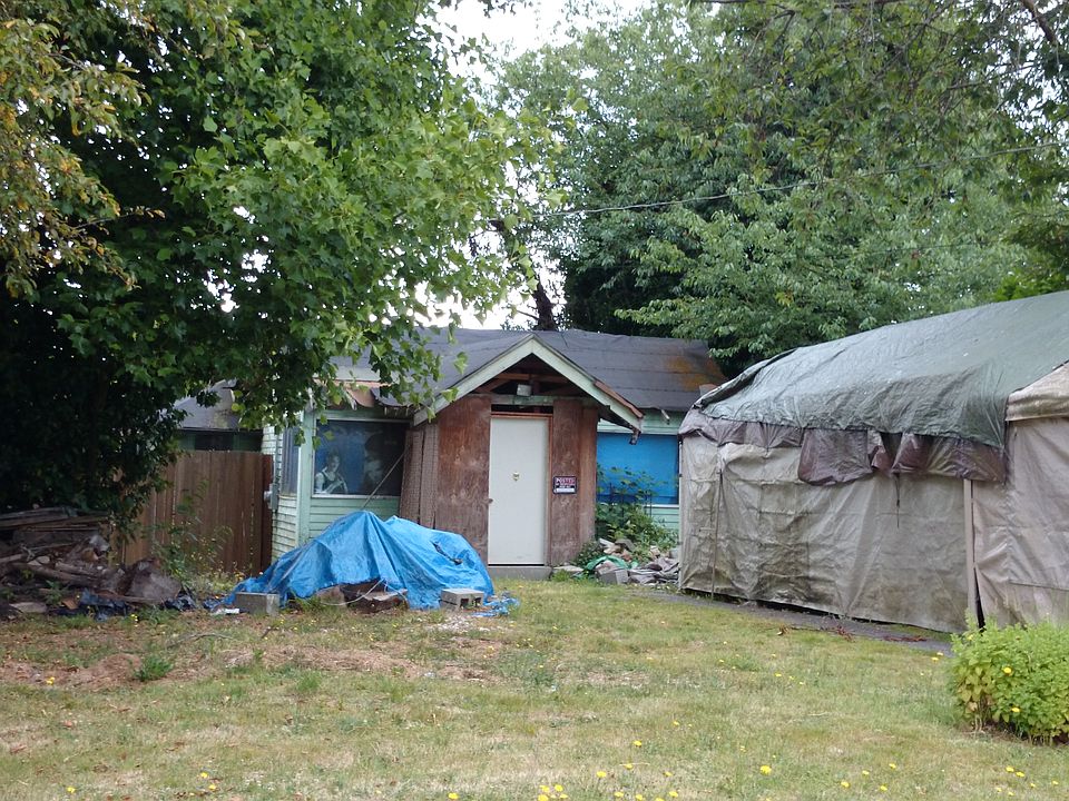 1st image of 5018 32nd Ave S
