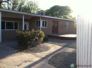 918 Ortega Rd NW, Los Ranchos De Albuquerque, NM 87114