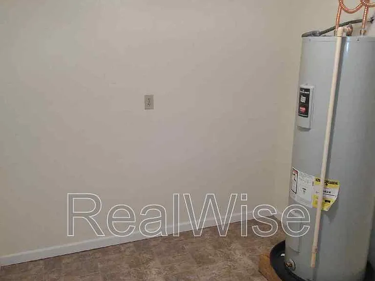112 Sunset St #B — Photo 9