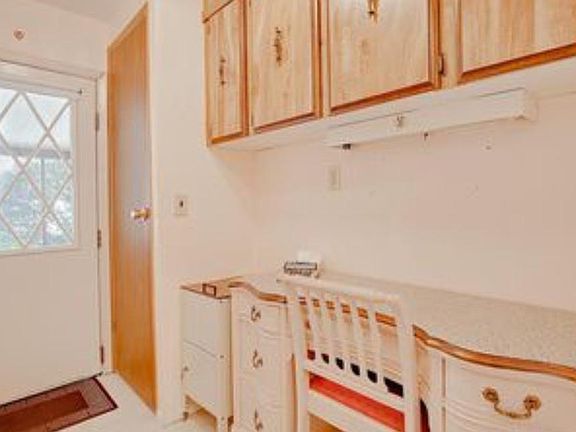 5th image of 1018 Karney Dr